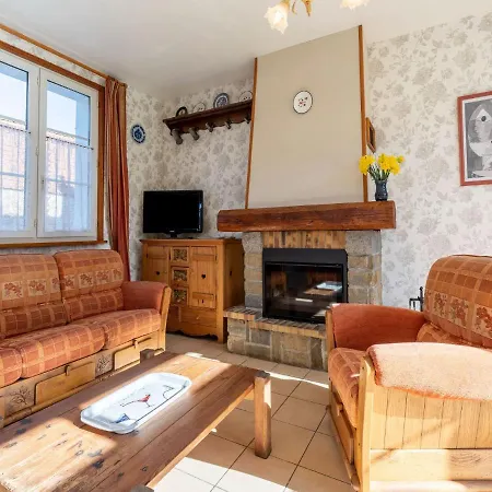 Les Aub Pines In With Garden