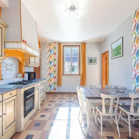 Les Aub Pines In With Garden Wimille