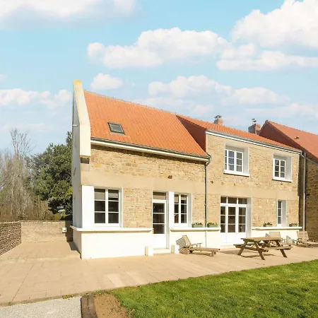 Les Aub Pines In With Garden