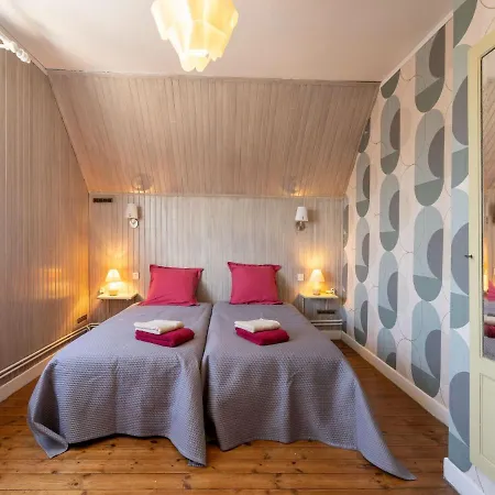 Les Aub Pines In With Garden * Wimille