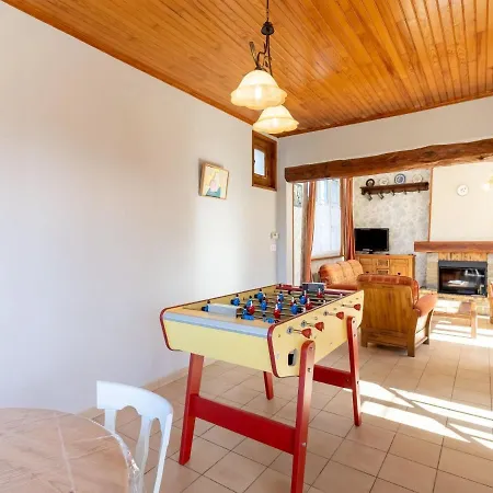 Les Aub Pines In With Garden Vakantiehuis