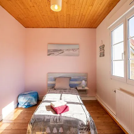 Les Aub Pines In With Garden בית נופש Wimille