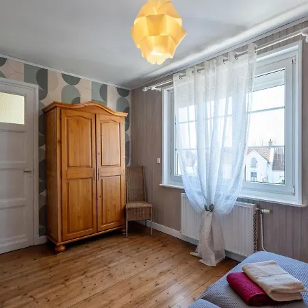 Les Aub Pines In With Garden *