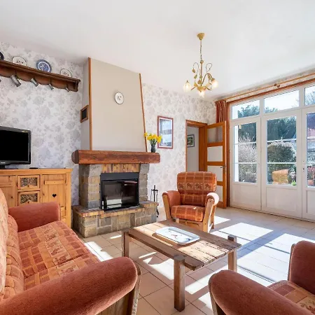 Les Aub Pines In With Garden בית נופש