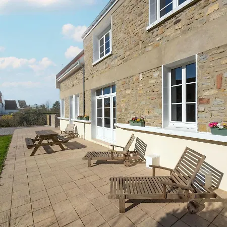 Les Aub Pines In With Garden Wimille