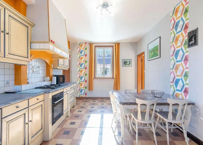 Les Aub Pines In With Garden Wimille