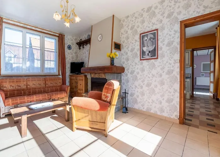 Les Aub Pines In With Garden Holiday home