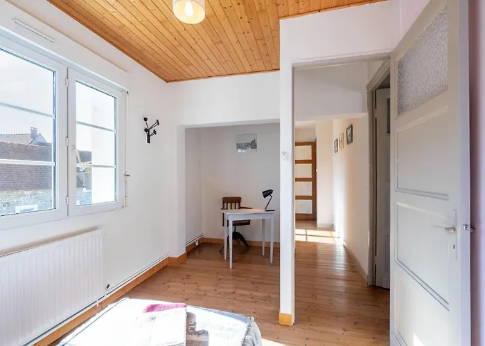 Les Aub Pines In With Garden Holiday home *