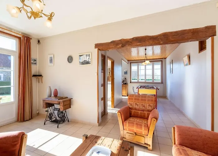 Les Aub Pines In With Garden Holiday home