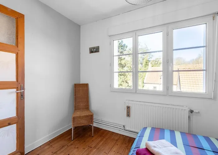 Les Aub Pines In With Garden Holiday home *